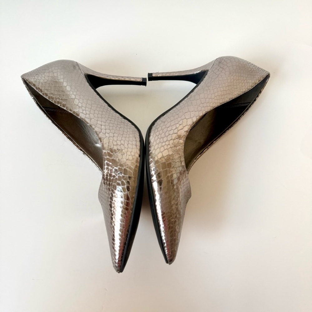 TORRID Metallic Snake Print Faux Patented Leather Pumps—SZ. 7 - Picture 13 of 14